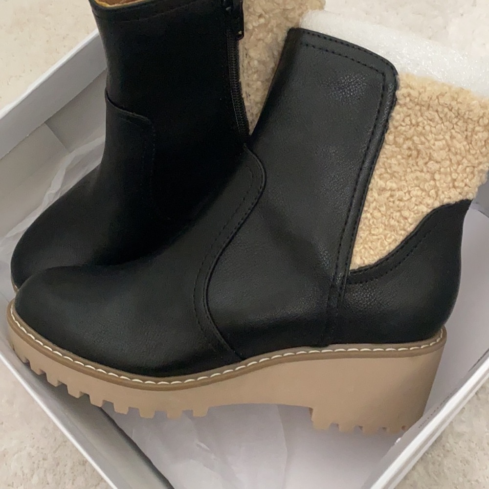 New dolce vita booties with shearling. 6.5